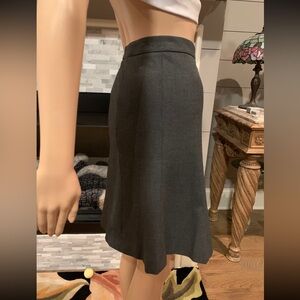 Ann Taylor LOFT charcoal slate gray pleated mermaid style swing skirt size 2P